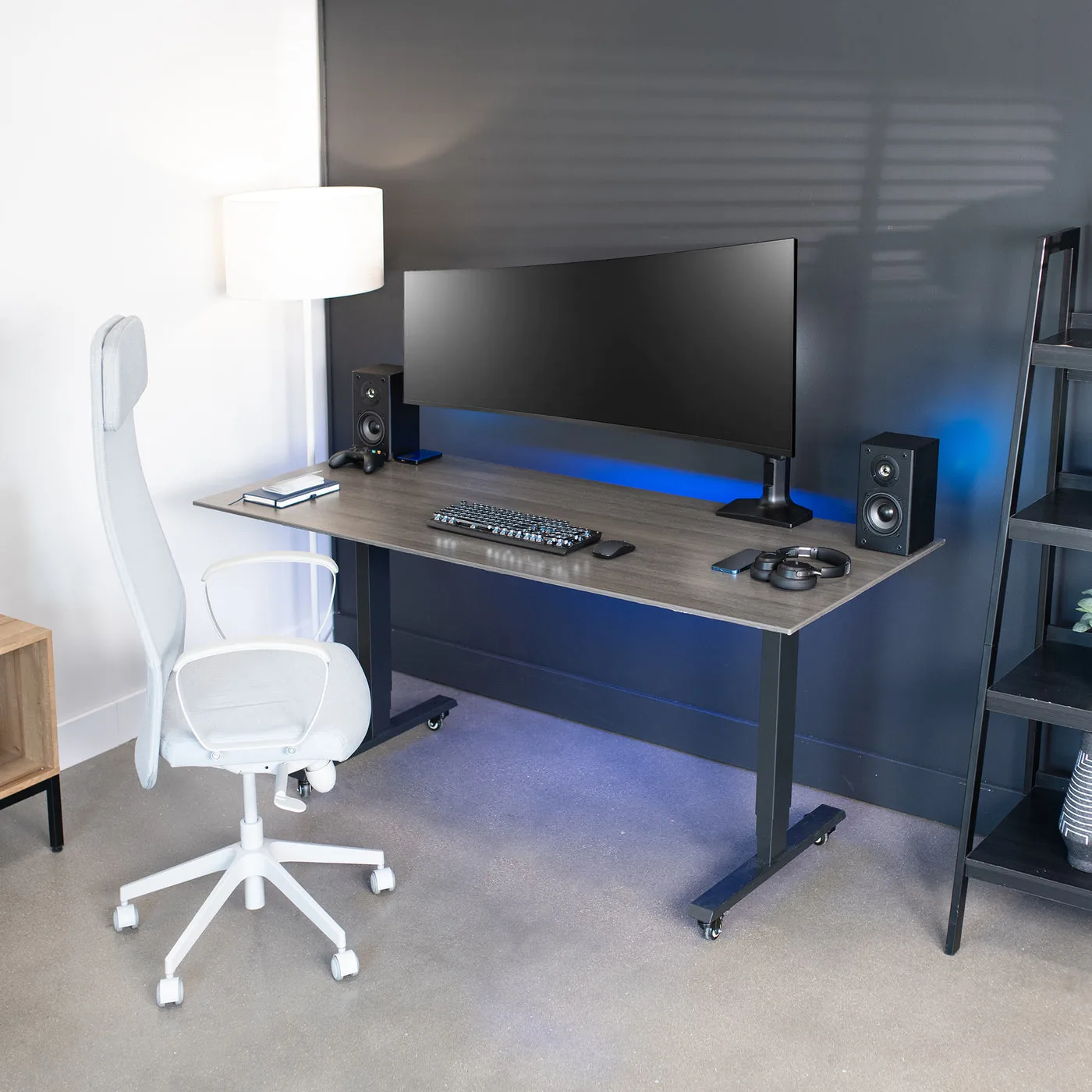 Beste monitor arm voor elk bureau — 9 geteste keuzes